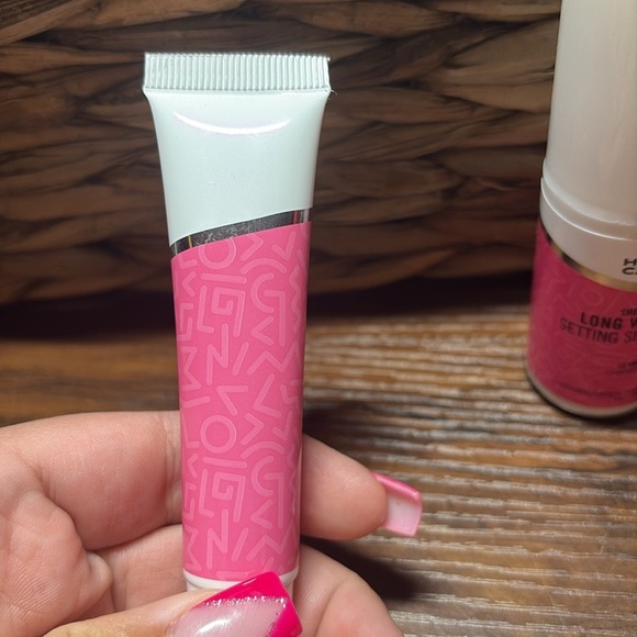 Hard Candy Pink Primer and Setting Spray Set - Picture 3 of 5